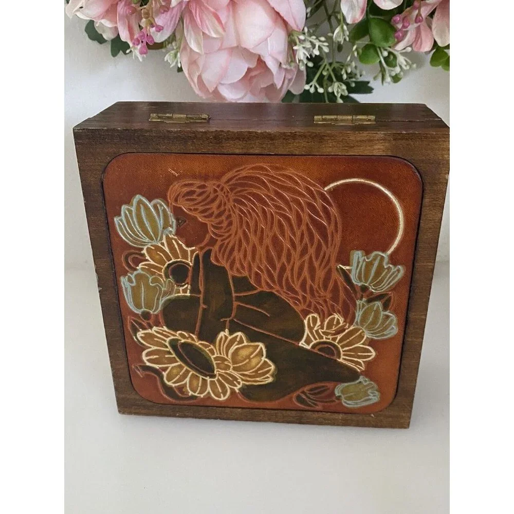 Vintage Hand Carved Hand Painted Wood Hinged Box‎ Voluptuous Woman W Flowers 6X6